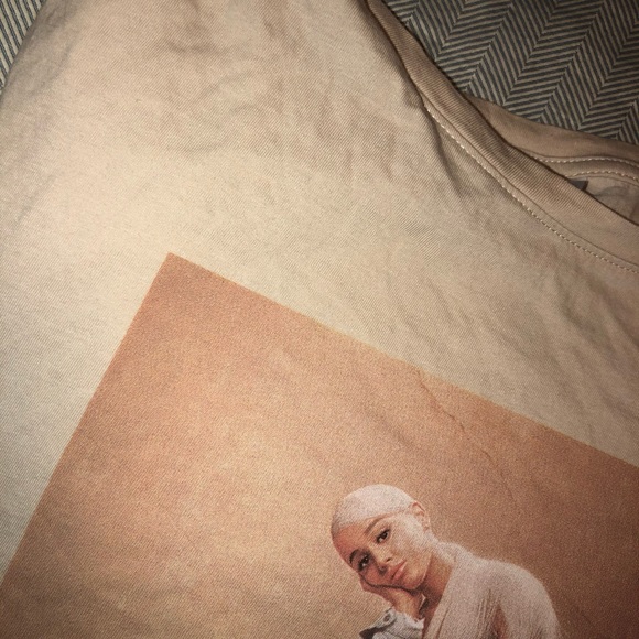 Ariana Grande Tee - Picture 2 of 2